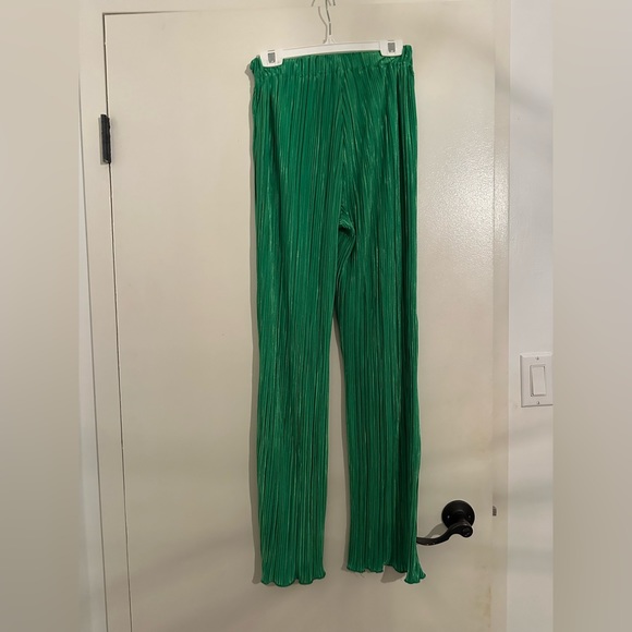 Two piece green set - Picture 4 of 4